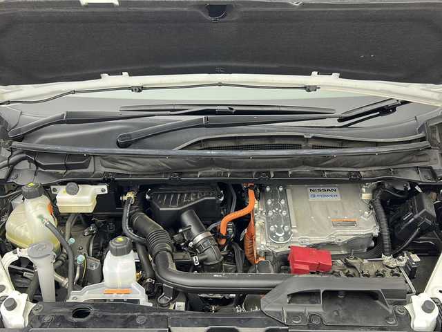 日産 セレナ e－パワー ハイウェイスター V 宮城県 2022(令4)年 4.5万km ブリリアントホワイトパール 2トーン ワンオーナー/両側パワースライドドア/プロパイロット/セーフティパック/エマージェンシーブレーキ/レーダークルーズコントロール/純正10インチナビ/純正フリップダウンモニター/フルセグTV/Bluetooth/アラウンドビューモニター/フロント/サイド/バックカメラ/プッシュスタート/スマートキー/スペアキー/サイド/リアスポイラーエアロ/オートライト/LEDヘッドライト/純正フロアマット/純正16インチアルミホイール