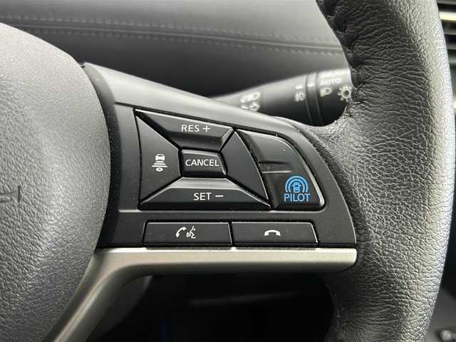 日産 セレナ e－パワー ハイウェイスター V 宮城県 2022(令4)年 4.5万km ブリリアントホワイトパール 2トーン ワンオーナー/両側パワースライドドア/プロパイロット/セーフティパック/エマージェンシーブレーキ/レーダークルーズコントロール/純正10インチナビ/純正フリップダウンモニター/フルセグTV/Bluetooth/アラウンドビューモニター/フロント/サイド/バックカメラ/プッシュスタート/スマートキー/スペアキー/サイド/リアスポイラーエアロ/オートライト/LEDヘッドライト/純正フロアマット/純正16インチアルミホイール