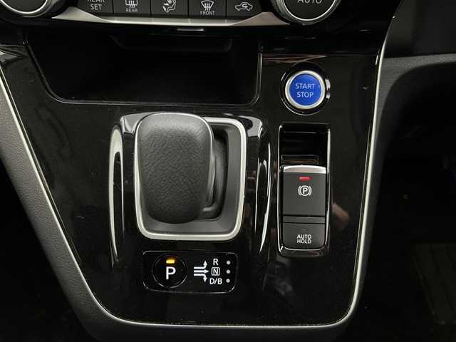 日産 セレナ e－パワー ハイウェイスター V 宮城県 2022(令4)年 4.5万km ブリリアントホワイトパール 2トーン ワンオーナー/両側パワースライドドア/プロパイロット/セーフティパック/エマージェンシーブレーキ/レーダークルーズコントロール/純正10インチナビ/純正フリップダウンモニター/フルセグTV/Bluetooth/アラウンドビューモニター/フロント/サイド/バックカメラ/プッシュスタート/スマートキー/スペアキー/サイド/リアスポイラーエアロ/オートライト/LEDヘッドライト/純正フロアマット/純正16インチアルミホイール