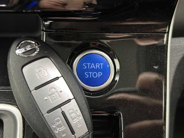 日産 セレナ e－パワー ハイウェイスター V 宮城県 2022(令4)年 4.5万km ブリリアントホワイトパール 2トーン ワンオーナー/両側パワースライドドア/プロパイロット/セーフティパック/エマージェンシーブレーキ/レーダークルーズコントロール/純正10インチナビ/純正フリップダウンモニター/フルセグTV/Bluetooth/アラウンドビューモニター/フロント/サイド/バックカメラ/プッシュスタート/スマートキー/スペアキー/サイド/リアスポイラーエアロ/オートライト/LEDヘッドライト/純正フロアマット/純正16インチアルミホイール