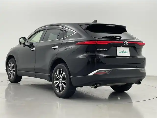トヨタ ハリアー G レザーパッケージ 熊本県 2021(令3)年 7万km ブラック ワンオーナー　/禁煙車　/純正ディスプレイオーディオ　/バックカメラ　/ＥＴＣ　/レーダークルーズコントロール/前後クリアランスソナー　/前席シートヒーター　/前席エアーシート　/前席パワーシート/パワーバックドア　/ステアリングヒーター/置くだけ充電/デジタルインナーミラー/衝突軽減ブレーキ/レーンキープアシスト/横滑り防止/アイドリングストップ/パーキングアシスト/純正フロアマット/純正１８インチAW/オートライト/オートマチックハイビーム/LEDヘッドライト/フォグライト/スマートキー/プッシュスタート/スペアキー1本/保証書/取扱説明書