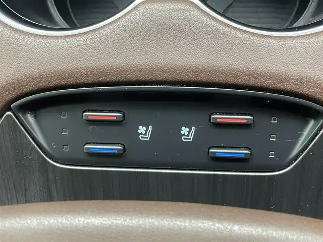 トヨタ ハリアー G レザーパッケージ 熊本県 2021(令3)年 7万km ブラック ワンオーナー　/禁煙車　/純正ディスプレイオーディオ　/バックカメラ　/ＥＴＣ　/レーダークルーズコントロール/前後クリアランスソナー　/前席シートヒーター　/前席エアーシート　/前席パワーシート/パワーバックドア　/ステアリングヒーター/置くだけ充電/デジタルインナーミラー/衝突軽減ブレーキ/レーンキープアシスト/横滑り防止/アイドリングストップ/パーキングアシスト/純正フロアマット/純正１８インチAW/オートライト/オートマチックハイビーム/LEDヘッドライト/フォグライト/スマートキー/プッシュスタート/スペアキー1本/保証書/取扱説明書