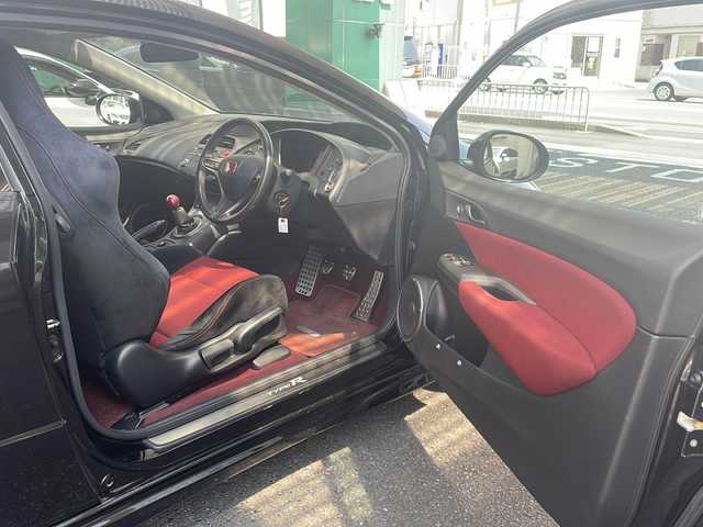ホンダ シビック タイプR ユーロ 大阪府 2011(平23)年 7.4万km クリスタルブラックパール 純正レカロシート/社外18インチアルミホイル/リアスポイラー/無限シフトノブ/純正ＨＩＤ/リモコンキー/革巻きステアリング/ドラレコ/ETC