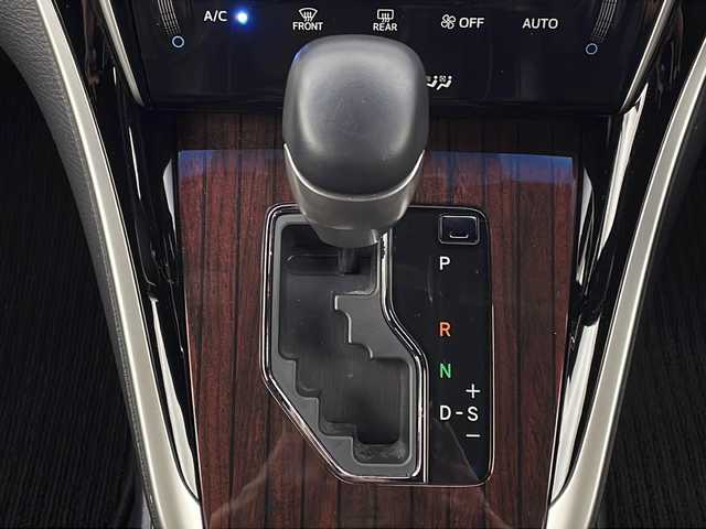 トヨタ ハリアー ハイブリッド プレミアム 新潟県 2015(平27)年 6.6万km ホワイトパールクリスタルシャイン ４WD/モデリスタエアロ/社外エンジンスターター/パワーバックドア/クルーズコントロール/レーンアシスト/横滑り防止装置/オートマチックハイビーム/車両接近通報装置/純正SDナビ　NSZT-Y64T/DVD　フルセグ　Bluetooth　CD　SD　ラジオ/バックカメラ/ステアリングスイッチ/ETC/LEDヘッドライト/フォグランプ/純正18インチアルミホイール/スペアキーあり