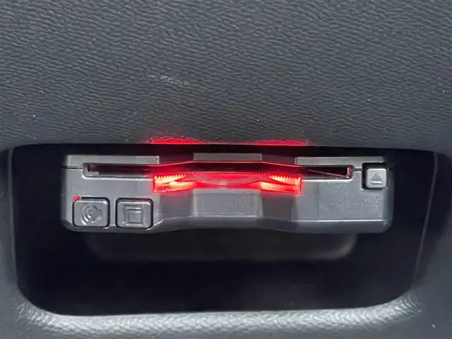 プジョー プジョー ２０８ アリュール 鹿児島県 2021(令3)年 3万km 赤 禁煙車/パドルシフト/アクティブセーフティーブレーキ/ハンズフリー/ワイヤレス充電器/Bluetooth/アイドリングストップ/クルーズコントロール追従走行有/USB入力端子/ETC/社外前後ドライブレコーダー/純正フロアマット/ハーフレザーシート/純正16インチアルミホイール/横滑り防止装置/レーンキープアシスト/盗難防止/オートライト/衝突被害軽減システム/スペアキー1本/スマートキー