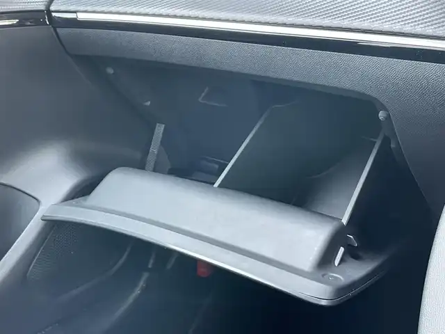 プジョー プジョー ２０８ アリュール 鹿児島県 2021(令3)年 3万km 赤 禁煙車/パドルシフト/アクティブセーフティーブレーキ/ハンズフリー/ワイヤレス充電器/Bluetooth/アイドリングストップ/クルーズコントロール追従走行有/USB入力端子/ETC/社外前後ドライブレコーダー/純正フロアマット/ハーフレザーシート/純正16インチアルミホイール/横滑り防止装置/レーンキープアシスト/盗難防止/オートライト/衝突被害軽減システム/スペアキー1本/スマートキー