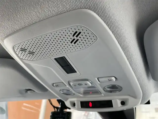 プジョー プジョー ２０８ アリュール 鹿児島県 2021(令3)年 3万km 赤 禁煙車/パドルシフト/アクティブセーフティーブレーキ/ハンズフリー/ワイヤレス充電器/Bluetooth/アイドリングストップ/クルーズコントロール追従走行有/USB入力端子/ETC/社外前後ドライブレコーダー/純正フロアマット/ハーフレザーシート/純正16インチアルミホイール/横滑り防止装置/レーンキープアシスト/盗難防止/オートライト/衝突被害軽減システム/スペアキー1本/スマートキー