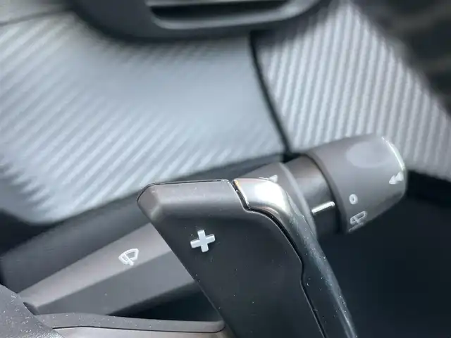 プジョー プジョー ２０８ アリュール 鹿児島県 2021(令3)年 3万km 赤 禁煙車/パドルシフト/アクティブセーフティーブレーキ/ハンズフリー/ワイヤレス充電器/Bluetooth/アイドリングストップ/クルーズコントロール追従走行有/USB入力端子/ETC/社外前後ドライブレコーダー/純正フロアマット/ハーフレザーシート/純正16インチアルミホイール/横滑り防止装置/レーンキープアシスト/盗難防止/オートライト/衝突被害軽減システム/スペアキー1本/スマートキー