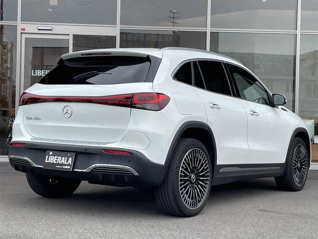 メルセデス・ベンツ Ｍ・ベンツ ＥＱＡ２５０ AMGライン 岐阜県 2022(令4)年 3.3万km ポーラホワイト AMGラインパッケージ/ドライビングアシスタンスパッケージ/　アクティブディスタンスアシスト/　アクティブステアリングアシスト/　アクティブレーンキーピングアシスト/　PRE-SAFE機能/　トラフィックサインアシスト/　ブラインドスポットアシスト/パノラミックスライディングルーフ/ルーフレール/360°カメラシステム/アクティブパーキングアシスト/アダプティブハイビームアシスト/LEDハイパフォーマンスヘッドライト/メモリー機能付きパワーシート/運転席助手席/ワンオーナー