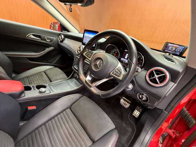 メルセデス・ベンツ ＣＬＡ１８０ Sブレイク AMG スタイル 千葉県 2018(平30)年 2.9万km ジュピターレッド ＡＭＧプレミアムＰＫＧ　/パノラマＳＲ　/ＡＣＣ　/ナビ　/ＴＶ　/Ｂｌｕｅｔｏｏｔｈ接続　/Ｂカメラ　/ｈａｒｍａｎｋａｒｄｏｎサウンド　/電動シート　/シートヒーター　/電動リアゲート/衝突軽減Ｂ　/ＢＳＭ　/ＬＫＡ