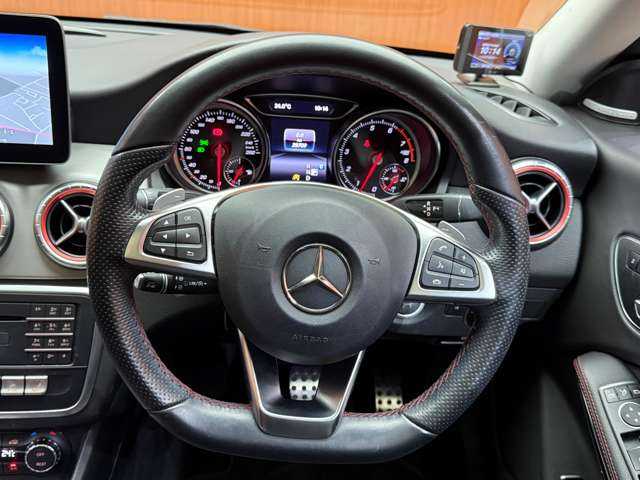 メルセデス・ベンツ ＣＬＡ１８０ Sブレイク AMG スタイル 千葉県 2018(平30)年 2.9万km ジュピターレッド ＡＭＧプレミアムＰＫＧ　/パノラマＳＲ　/ＡＣＣ　/ナビ　/ＴＶ　/Ｂｌｕｅｔｏｏｔｈ接続　/Ｂカメラ　/ｈａｒｍａｎｋａｒｄｏｎサウンド　/電動シート　/シートヒーター　/電動リアゲート/衝突軽減Ｂ　/ＢＳＭ　/ＬＫＡ