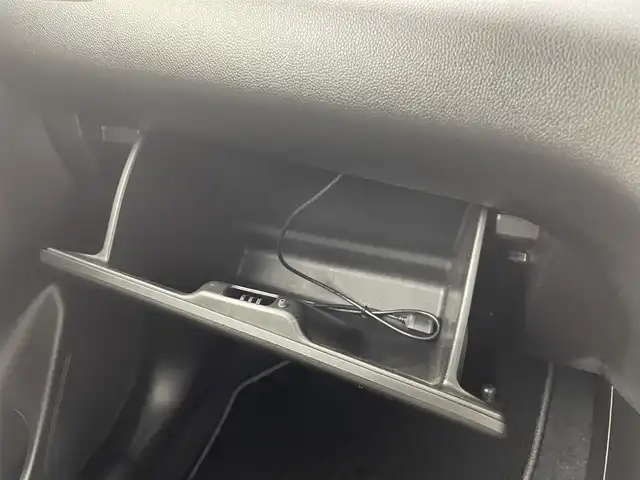 スズキ スイフト HYBRID RS 福井県 2017(平29)年 1.3万km プレミアムシルバーメタリック カロッツェリアディスプレイオーディオ　 型式：FH-7100DVD/バックカメラ /スペアキー１本/シートヒーター　/純正アルミホイール　/クルーズコントロール　/純正フロアマット　/社外ドライブレコーダー /LEDヘッドライト /ABS/レーンキープアシスト/衝突被害軽減システム