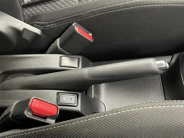 スズキ スイフト HYBRID RS 福井県 2017(平29)年 1.3万km プレミアムシルバーメタリック カロッツェリアディスプレイオーディオ　 型式：FH-7100DVD/バックカメラ /スペアキー１本/シートヒーター　/純正アルミホイール　/クルーズコントロール　/純正フロアマット　/社外ドライブレコーダー /LEDヘッドライト /ABS/レーンキープアシスト/衝突被害軽減システム