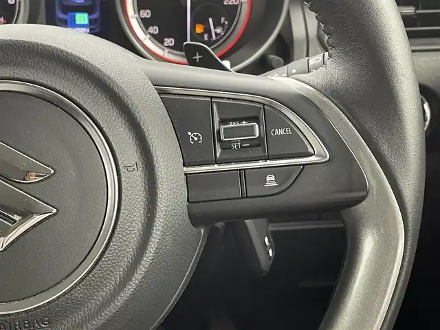 スズキ スイフト HYBRID RS 福井県 2017(平29)年 1.3万km プレミアムシルバーメタリック カロッツェリアディスプレイオーディオ　 型式：FH-7100DVD/バックカメラ /スペアキー１本/シートヒーター　/純正アルミホイール　/クルーズコントロール　/純正フロアマット　/社外ドライブレコーダー /LEDヘッドライト /ABS/レーンキープアシスト/衝突被害軽減システム