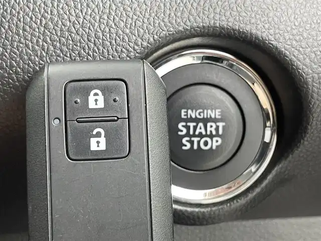 スズキ スイフト HYBRID RS 福井県 2017(平29)年 1.3万km プレミアムシルバーメタリック カロッツェリアディスプレイオーディオ　 型式：FH-7100DVD/バックカメラ /スペアキー１本/シートヒーター　/純正アルミホイール　/クルーズコントロール　/純正フロアマット　/社外ドライブレコーダー /LEDヘッドライト /ABS/レーンキープアシスト/衝突被害軽減システム