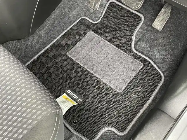 スズキ スイフト HYBRID RS 福井県 2017(平29)年 1.3万km プレミアムシルバーメタリック カロッツェリアディスプレイオーディオ　 型式：FH-7100DVD/バックカメラ /スペアキー１本/シートヒーター　/純正アルミホイール　/クルーズコントロール　/純正フロアマット　/社外ドライブレコーダー /LEDヘッドライト /ABS/レーンキープアシスト/衝突被害軽減システム