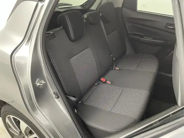 スズキ スイフト HYBRID RS 福井県 2017(平29)年 1.3万km プレミアムシルバーメタリック カロッツェリアディスプレイオーディオ　 型式：FH-7100DVD/バックカメラ /スペアキー１本/シートヒーター　/純正アルミホイール　/クルーズコントロール　/純正フロアマット　/社外ドライブレコーダー /LEDヘッドライト /ABS/レーンキープアシスト/衝突被害軽減システム