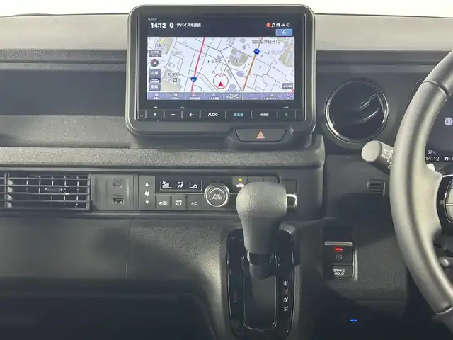 ホンダ Ｎ ＢＯＸ カスタム ターボ 佐賀県 2025(令7)年 0.8万km プレミアムサンライトホワイトパール 純正8インチナビ/フルセグテレビ/Bluetooth接続/ホンダセンシング/衝突軽減システム/踏み間違い防止装置/レーンキープアシスト/パーキングセンサー/両側パワースライドドア/ナビ連動型ドライブレコーダー前後/クルーズコントロール追従あり/パドルシフト/ブレーキホールド/ETC