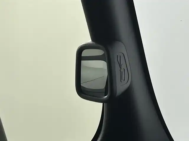 ホンダ Ｎ ＢＯＸ カスタム ターボ 佐賀県 2025(令7)年 0.8万km プレミアムサンライトホワイトパール 純正8インチナビ/フルセグテレビ/Bluetooth接続/ホンダセンシング/衝突軽減システム/踏み間違い防止装置/レーンキープアシスト/パーキングセンサー/両側パワースライドドア/ナビ連動型ドライブレコーダー前後/クルーズコントロール追従あり/パドルシフト/ブレーキホールド/ETC