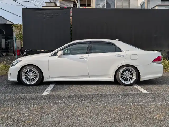 トヨタ クラウン アスリート +M Sチャージ 埼玉県 2011(平23)年 7.2万km ホワイトパールクリスタルシャイン モデリスタ架装「+Mスーパーチャージャー」/純正HDDナビ/ワンセグテレビ/Bluetoothオーディオ/バックカメラ/TEIN車高調/WORK 18インチアルミ/クルーズコントロール/サンルーフ/黒 本革シート(シートヒーター、ベンチレーション(運転席助手席))/ドアバイザー/プッシュスタート/ETC/HIDヘッドライト/スマートキー×2