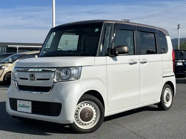 ホンダ Ｎ ＢＯＸ G･L ホンダセンシング カッパーブラウンスタイル 奈良県 2019(令1)年 2.5万km プラチナホワイトパール Panasonicナビ（CN-RE05D）/（フルセグ/BT/CD/DVD）/レーダークルーズコントロール/バックカメラ/衝突軽減システム/レーンキープアシスト/後方コーナーセンサー/両側パワースライドドア/後席サンシェード/ドライブレコーダー/ETC/前方ドライブレコーダー（CA-DR02SD）/取り扱い説明書/スペアキーX1