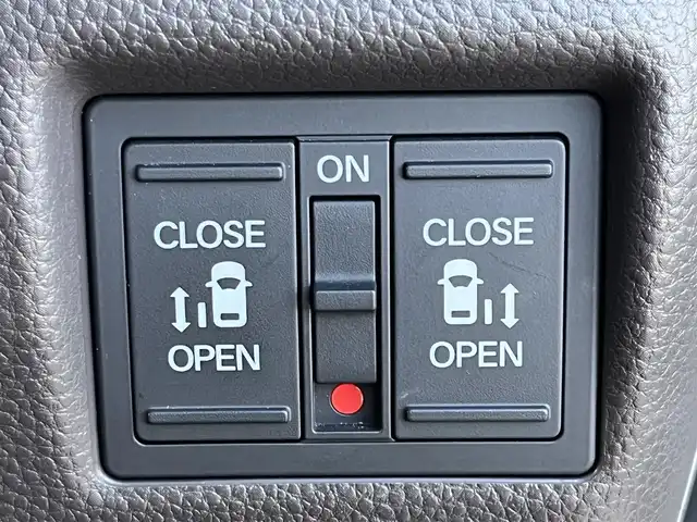 ホンダ Ｎ ＢＯＸ G･L ホンダセンシング カッパーブラウンスタイル 奈良県 2019(令1)年 2.5万km プラチナホワイトパール Panasonicナビ（CN-RE05D）/（フルセグ/BT/CD/DVD）/レーダークルーズコントロール/バックカメラ/衝突軽減システム/レーンキープアシスト/後方コーナーセンサー/両側パワースライドドア/後席サンシェード/ドライブレコーダー/ETC/前方ドライブレコーダー（CA-DR02SD）/取り扱い説明書/スペアキーX1