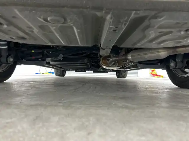 トヨタ ヴォクシー ハイブリッド ZS 煌Ⅱ 三重県 2016(平28)年 2.7万km ブラック /純正9型ナビ（フルセグ/CD/DVD/BT/AM/FM/SD)// バックカメラ //12.8型フリップダウンモニター //両側パワスラ //LEDヘッドライト //前後コーナーセンサー //オートマチックハイビーム //トヨタセーフティーセンス//レーンキープアシスト//TVキャンセラー//スマートキー