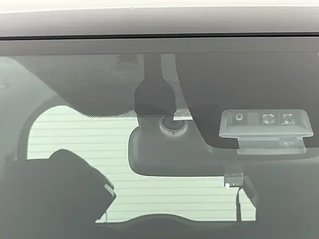 トヨタ ヴォクシー ハイブリッド ZS 煌Ⅱ 三重県 2016(平28)年 2.7万km ブラック /純正9型ナビ（フルセグ/CD/DVD/BT/AM/FM/SD)// バックカメラ //12.8型フリップダウンモニター //両側パワスラ //LEDヘッドライト //前後コーナーセンサー //オートマチックハイビーム //トヨタセーフティーセンス//レーンキープアシスト//TVキャンセラー//スマートキー