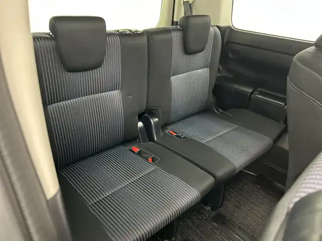 トヨタ ヴォクシー ハイブリッド ZS 煌Ⅱ 三重県 2016(平28)年 2.7万km ブラック /純正9型ナビ（フルセグ/CD/DVD/BT/AM/FM/SD)// バックカメラ //12.8型フリップダウンモニター //両側パワスラ //LEDヘッドライト //前後コーナーセンサー //オートマチックハイビーム //トヨタセーフティーセンス//レーンキープアシスト//TVキャンセラー//スマートキー