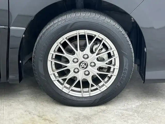 トヨタ ヴォクシー ハイブリッド ZS 煌Ⅱ 三重県 2016(平28)年 2.7万km ブラック /純正9型ナビ（フルセグ/CD/DVD/BT/AM/FM/SD)// バックカメラ //12.8型フリップダウンモニター //両側パワスラ //LEDヘッドライト //前後コーナーセンサー //オートマチックハイビーム //トヨタセーフティーセンス//レーンキープアシスト//TVキャンセラー//スマートキー