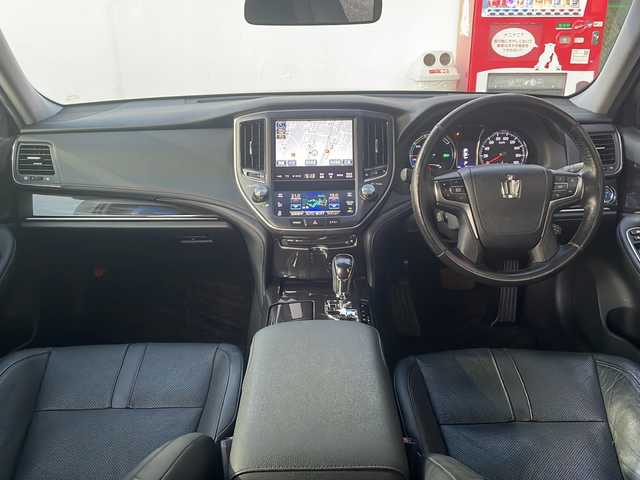 トヨタ クラウン ハイブリッド アスリートS 広島県 2014(平26)年 8万km プレシャスブラックパール 禁煙車/OP18インチアルミホイール/クルーズコントロール/純正ナビ/・フルセグ/CD/DVD/Bluetooth/USB/バックカメラ/革巻きステアリング/ステアリングヒーター/オートライト/HIDヘッドライト/フォグランプ/パワーシート/レザーシートパッケージ/・本革シート/・前席シートヒーター/ベンチレーション/ETC/ドアバイザー/W+サイド+カーテンエアバック