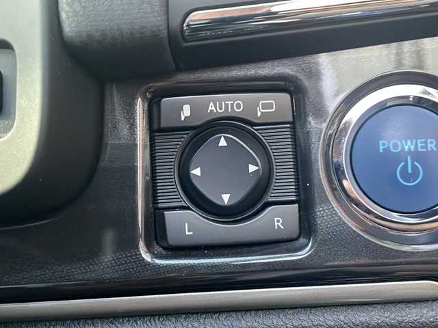 トヨタ クラウン ハイブリッド アスリートS 広島県 2014(平26)年 8万km プレシャスブラックパール 禁煙車/OP18インチアルミホイール/クルーズコントロール/純正ナビ/・フルセグ/CD/DVD/Bluetooth/USB/バックカメラ/革巻きステアリング/ステアリングヒーター/オートライト/HIDヘッドライト/フォグランプ/パワーシート/レザーシートパッケージ/・本革シート/・前席シートヒーター/ベンチレーション/ETC/ドアバイザー/W+サイド+カーテンエアバック