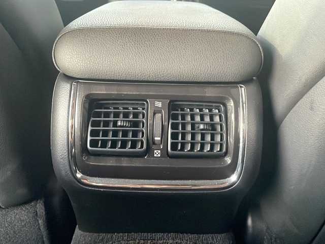 トヨタ クラウン ハイブリッド アスリートS 広島県 2014(平26)年 8万km プレシャスブラックパール 禁煙車/OP18インチアルミホイール/クルーズコントロール/純正ナビ/・フルセグ/CD/DVD/Bluetooth/USB/バックカメラ/革巻きステアリング/ステアリングヒーター/オートライト/HIDヘッドライト/フォグランプ/パワーシート/レザーシートパッケージ/・本革シート/・前席シートヒーター/ベンチレーション/ETC/ドアバイザー/W+サイド+カーテンエアバック