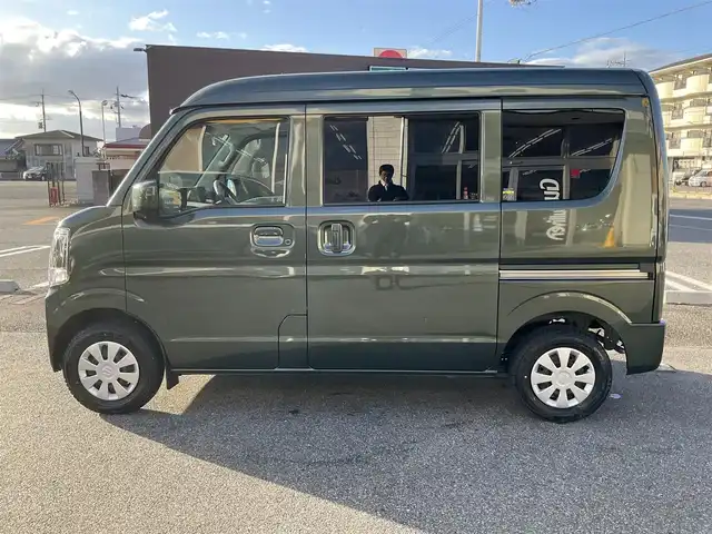 スズキ エブリイ JOIN 滋賀県 2024(令6)年 0.9万km クールカーキPM ワンオーナー/車検8年9月まで/スズキセーフティサポート/リアパーキングセンサー/純正ディスオーディオ/Bluetooth、USB/バックカメラ/ETC/運転席シートヒーター/LEDヘッドライト/両側スライドドア/プッシュスタート/スペアキー有り/取扱説明書/保証書