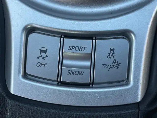 トヨタ ８６ GT リミテッド 神奈川県 2018(平30)年 1.7万km クリスタルホワイトパール 純正ナビ（NSZT-W66T）/フルセグ/Bluetooth/CD/DVD/モデリスタアルミホイール　/クルーズコントロール　/バックカメラ　/シートヒーター　/ETC　/LEDヘッドライト　/フォグライト　/オートライト　/スマートキー/プッシュスタート　/スペアキー　/純正フロアマット　/パドルシフト/ABS/横滑り防止装置/保証書/取扱説明書