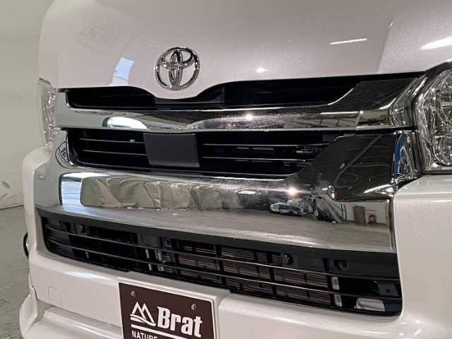 トヨタ ハイエース GL ロング 道北・旭川 2021(令3)年 4.5万km ホワイトパールクリスタルシャイン AIS検査済み/【2503028117】/ワンオーナー/4WD(切替）/MTモード付/モデリスタフロントエアロ/フロントフォグランプ/LEDヘッドライト/オートライト/片側パワスラ/純正フロアマット/スマートキー/AC100V電源/フルセグ/ETC(通常）/Wエアコン/盗難防止装置/オートマチックハイビーム/レーンキープアシスト/障害物センサー/横滑り防止/衝突被害軽減ブレーキ/17AW 5次元パンテーラ（社外）/グッドイヤー　イーグル#1　ナスカー（社外）/1.5インチローダウンキット（社外）/玄武　レゾネーターキャンセラー（社外）/黒木目調インテリアパネル（社外）/BratオリジナルUSBソケット（社外）/社外パーツ取付有