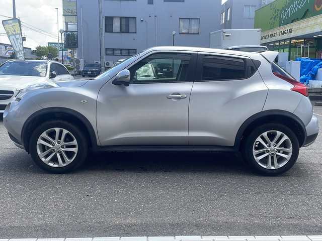 日産 ジューク 15RX 福井県 2010(平22)年 2.7万km ダイヤモンドシルバー スマートキー/プッシュスタート/HIDヘッドライト/フォグランプ/オートライト/ETC/電動格納ミラー/ステアリングスイッチ/コーナーセンサー/純正フロアマット
