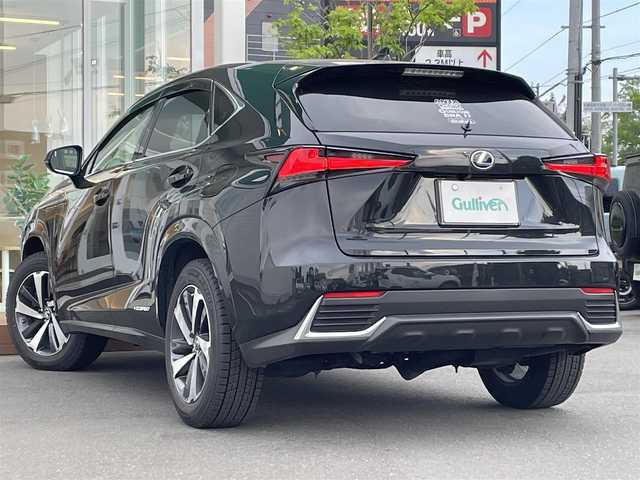 レクサス ＮＸ 300h Iパッケージ 道央・札幌 2019(平31)年 7万km グラファイトブラックガラスフレーク ・４WD/・衝突軽減ブレーキ/・純正ナビ/　CD＆BT＆USB＆TV/・バックカメラ/・サイドカメラ/・レザーシート/・パワーシート/・ブラインドスポットモニター/・パワーバックドア/・クルーズコントロール/・コーナーセンサー/・レーンキープアシスト/・純正エンジンスターター/・パドルシフト/・オートエアコン/・オートライト/・レインセンサーワイパー/・オートリトラミラー/・MT付きAT/・ビルトインETC/・ステアリングヒーター/・プッシュスタート/・スマートキー/・シートヒーター/・オートハイビーム/・純正18インチAW/・LEDヘッドライト/・純正フロアマット/・ドアバイザー/・ウィンカーミラー/・フォグライト/・スペアキー
