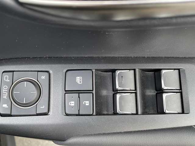 レクサス ＮＸ 300h Iパッケージ 道央・札幌 2019(平31)年 7万km グラファイトブラックガラスフレーク ・４WD/・衝突軽減ブレーキ/・純正ナビ/　CD＆BT＆USB＆TV/・バックカメラ/・サイドカメラ/・レザーシート/・パワーシート/・ブラインドスポットモニター/・パワーバックドア/・クルーズコントロール/・コーナーセンサー/・レーンキープアシスト/・純正エンジンスターター/・パドルシフト/・オートエアコン/・オートライト/・レインセンサーワイパー/・オートリトラミラー/・MT付きAT/・ビルトインETC/・ステアリングヒーター/・プッシュスタート/・スマートキー/・シートヒーター/・オートハイビーム/・純正18インチAW/・LEDヘッドライト/・純正フロアマット/・ドアバイザー/・ウィンカーミラー/・フォグライト/・スペアキー