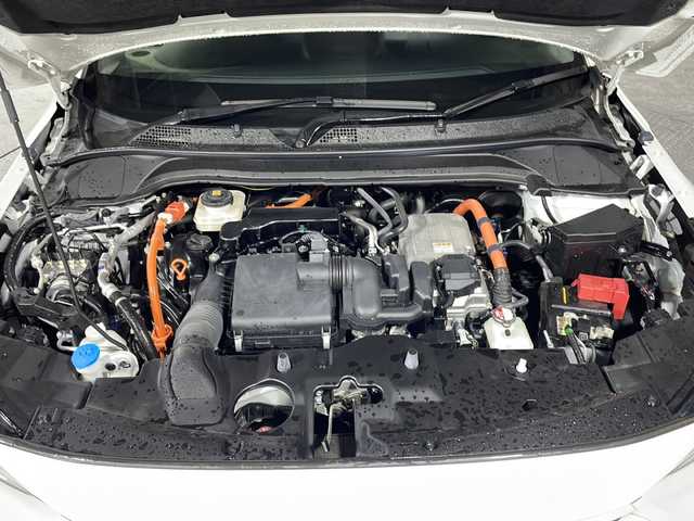 ホンダ ヴェゼル ハイブリッド e:HEV Z 沖縄県 2021(令3)年 4.1万km プラチナホワイトパール 禁煙車/県外車両/8インチナビ（CD/DVD/HDMI/Bluetooth）/ホンダセンシング/バックカメラ/レザー調シートカバー/ステアリングスイッチ/クルーズコントロール/パワーバックドア/社外ウーハー/ステアリングヒーター/ブラインドスポットモニター