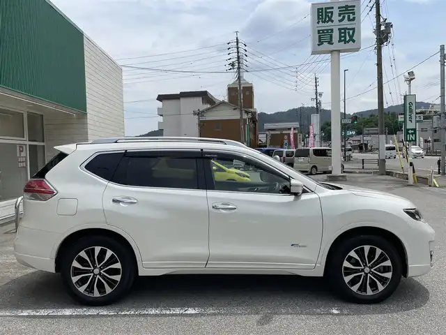 日産 エクストレイル ハイブリッド モード・プレミア 岐阜県 2017(平29)年 5万km ブリリアントホワイトパール 純正ナビ（地図SDカード無し）/クルーズコントロール/アラウンドビューモニター/サンルーフ/シルバールーフレール/白黒コンビレザーシート/前席シートヒーター/ビルトインETC/純正ドライブレコーダー/純正LEDヘッドライト/オートライト/フォグライト/パワーバックドア/フロント＆リアソナー/進入禁止標識検知
