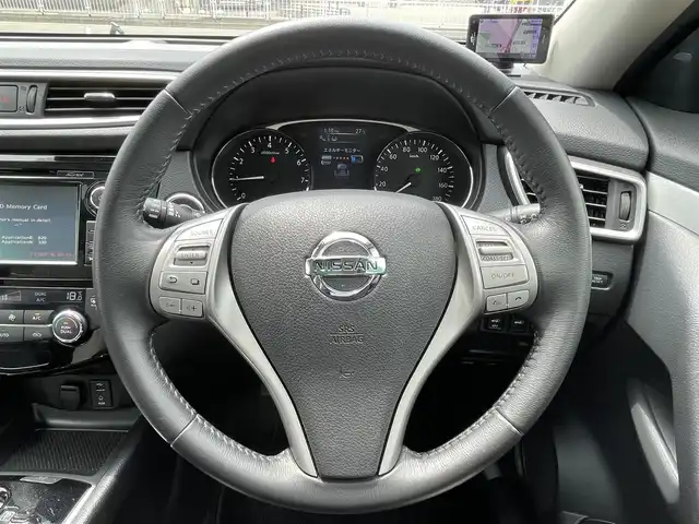日産 エクストレイル ハイブリッド モード・プレミア 岐阜県 2017(平29)年 5万km ブリリアントホワイトパール 純正ナビ（地図SDカード無し）/クルーズコントロール/アラウンドビューモニター/サンルーフ/シルバールーフレール/白黒コンビレザーシート/前席シートヒーター/ビルトインETC/純正ドライブレコーダー/純正LEDヘッドライト/オートライト/フォグライト/パワーバックドア/フロント＆リアソナー/進入禁止標識検知