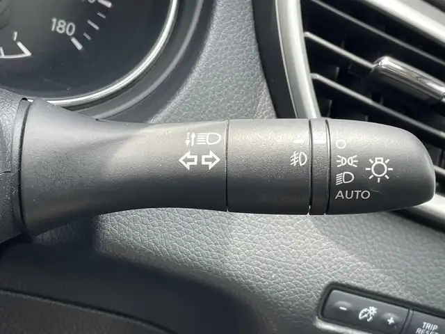 日産 エクストレイル ハイブリッド モード・プレミア 岐阜県 2017(平29)年 5万km ブリリアントホワイトパール 純正ナビ（地図SDカード無し）/クルーズコントロール/アラウンドビューモニター/サンルーフ/シルバールーフレール/白黒コンビレザーシート/前席シートヒーター/ビルトインETC/純正ドライブレコーダー/純正LEDヘッドライト/オートライト/フォグライト/パワーバックドア/フロント＆リアソナー/進入禁止標識検知