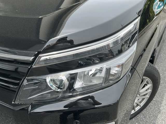 トヨタ ヴォクシー ZS 埼玉県 2015(平27)年 13.5万km ブラック 純正ホイール4つ付き