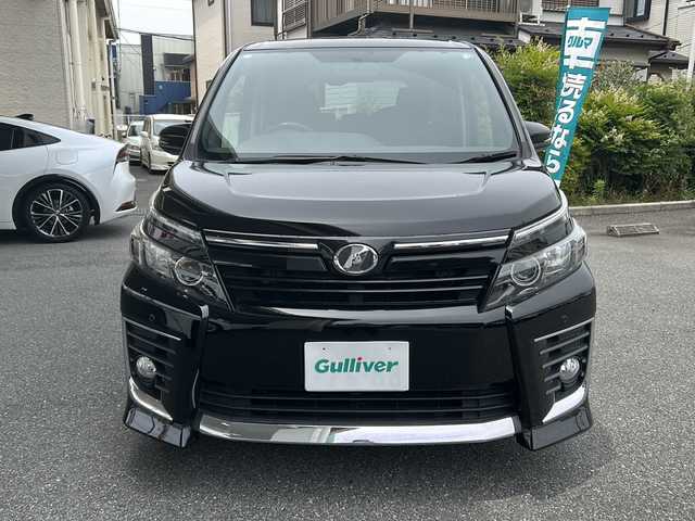 トヨタ ヴォクシー ZS 埼玉県 2015(平27)年 13.5万km ブラック 純正ホイール4つ付き