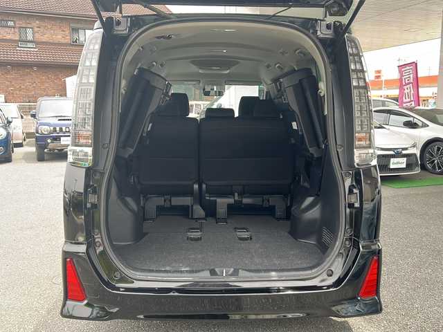 トヨタ ヴォクシー ZS 埼玉県 2015(平27)年 13.5万km ブラック 純正ホイール4つ付き