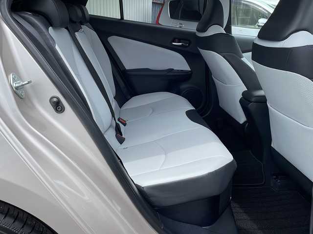 トヨタ プリウス A ツーリングセレクション 長野県 2016(平28)年 7.8万km スティールブロンドM ４WD/純正OPエアロ/モデリスタ１７インチアルミ/純正9インチナビフルセグTV/トヨタセーフティセンス/バックカメラ/シートヒーター/ドアミラーヒーター/コーナーセンサー /ビルトインETC2.0/ワンオーナー/保証書・取説/スペアキー