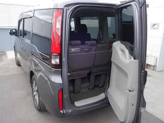 ホンダ ステップワゴン G EX 静岡県 2017(平29)年 2.5万km モダンスティールM ワンオーナー/両側パワースライドドア/ホンダセンシング/　衝突軽減ブレーキ/　アダプティブクルーズコントロール/　LKAS(車線維持支援システム）/　路外逸脱抑制システム/　誤発進抑制/　先行車発進お知らせ機能/　標識認識機能/純正Gathers９インチSDナビ/　DVD/CD/SD/BT/iPod/USB/フルセグTV/バックカメラ/ビルトインETC/社外前後ドライブレコーダー/前席シートヒーター/リアオートエアコン/わくわくテールゲート/2列目ロールサンシェード/シートバックテーブル/デジタルメーター/LEDヘッドライト/フォグライト/スマートキー2個/純正フロアマット/純正ドアバイザー/純正マッドガード/取扱説明書/保証書