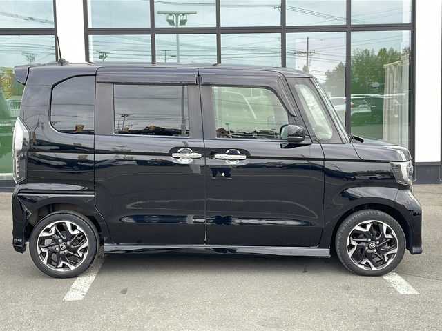 ホンダ Ｎ ＢＯＸ カスタム G EX ホンダセンシング 道東・釧路十勝 2017(平29)年 2.1万km クリスタルブラックパール ・４WD/・ホンダセンシング/・純正ギャザースナビ/　（AM FM CD DVD BT SD TV）/・両側パワースライドドア/・アダプティブクルーズコントロール/・スマートキー/・プッシュスタート/・衝突軽減ブレーキ/・誤発進抑制機能/・歩行者事故低減ステアリング/・路外逸脱抑制機能/・ビークル・スタビリティ・アシスト/・革巻きステアリング/・ステアリングスイッチ/・ビルトインETC/・パドルシフト/・ミラーヒーター/・ハーフレザーシート/・前席シートヒーター/・オートライト/・LEDライト/・フロントフォグランプ/・社外アルミホイール付き冬タイヤ積込/（165/55/15 2017年製造　5分山）