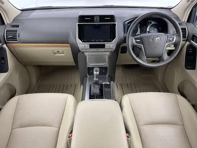 トヨタ ランドクルーザー プラド TX Lパッケージ マットブラED 新潟県 2023(令5)年 3.2万km ホワイトパールクリスタルシャイン サンルーフ/7人乗り/ベージュ革シート/プリクラッシュセーフティ/レーダークルーズコントロール/レーンキープアシスト/パーキングサポートブレーキ/ALPINEナビ/　・フルセグTV/　・CD/DVD/SD再生機能/　・Apple car play/　・HDMI/ALPINEフリップダウンモニター/ETC/パワーシート/電動格納サードシート/エアシート/シートヒーター/M’s SPEEDフロントハーフスポイラー/オートライト/オートハイビーム/LEDヘッドライト/プッシュスタート/社外ラバーマット/ステアリングスイッチ/オートドアミラー